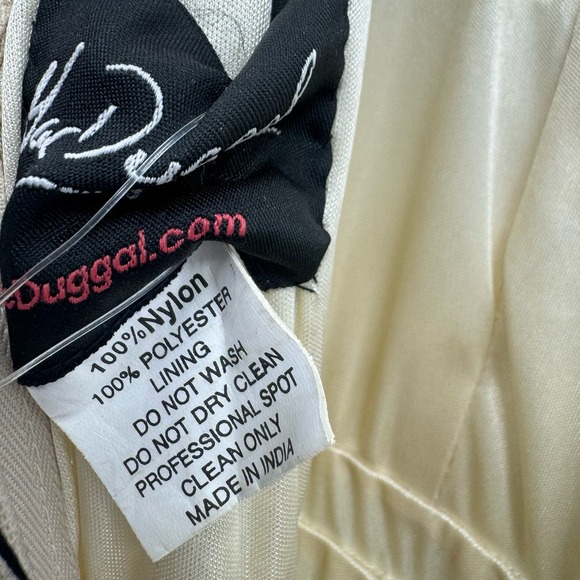 Mac Duggal Geometric Embellished Crystal Drop V-Neck Gown Nude/Silver Size 0 NWT - Picture 12 of 12